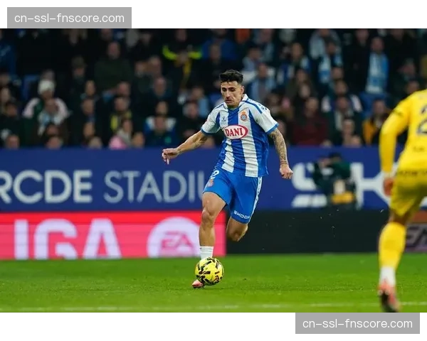 半场：赫罗纳1-1瓦伦西亚，双方开场对攻后陷入僵局