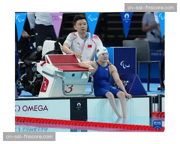 教练视角：男子4x100米混合泳接力决赛前，各队教练在休息室的最后叮嘱