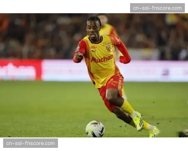 数据深度：剖析朗斯前锋瓦希本赛季进球效率下降的关键因素