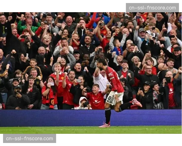 曼联与切尔西争夺阿斯顿维拉中场摩根·罗杰斯，球员成夏窗焦点